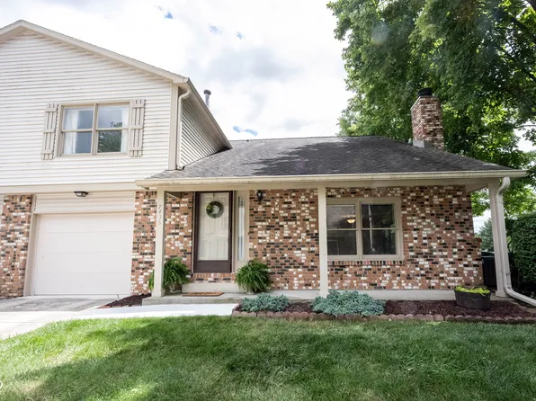 7435 Prairie Lake Dr, Indianapolis, IN 46256