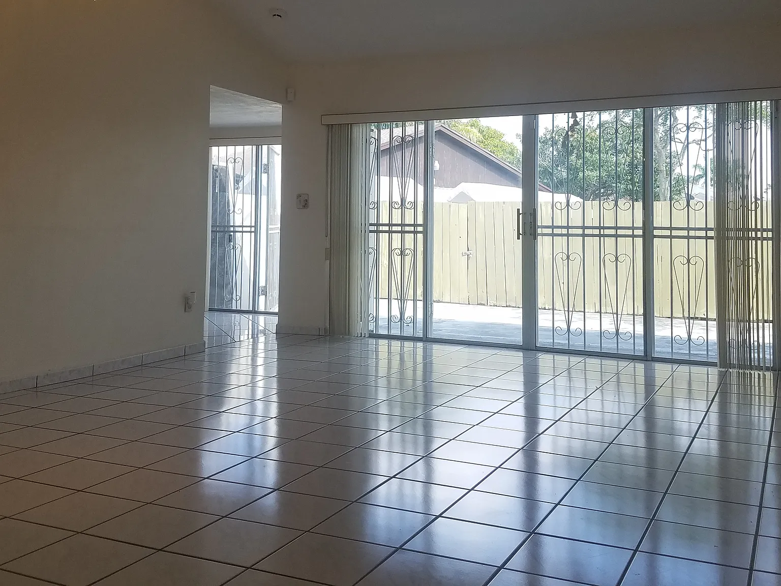 12254 SW 118th Ln — Photo 2