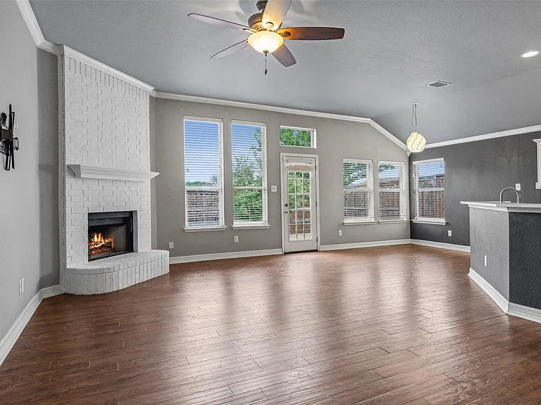 7261 Decoy Ln — Photo 2