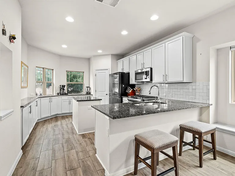 5917 Principale Dr — Photo 11