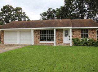 106 Cove Ln, Bridge City, TX 77611