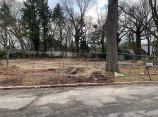 1 Lemington Ct, Northport, NY 11768