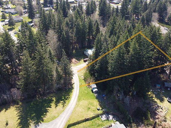 4th image of 746 Trillium Avenue