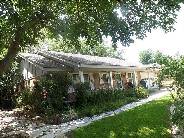 1st image of 1211 Hemphill Dr