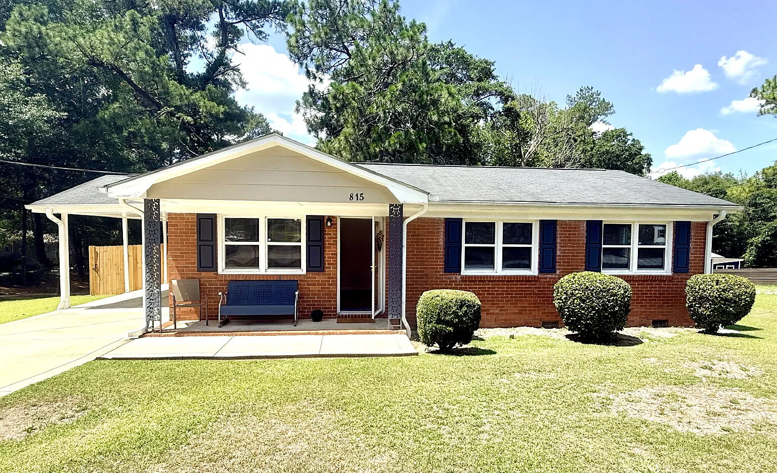 3 bed, 1.0 bath, 975 sqft, $1,300 — Photo 1