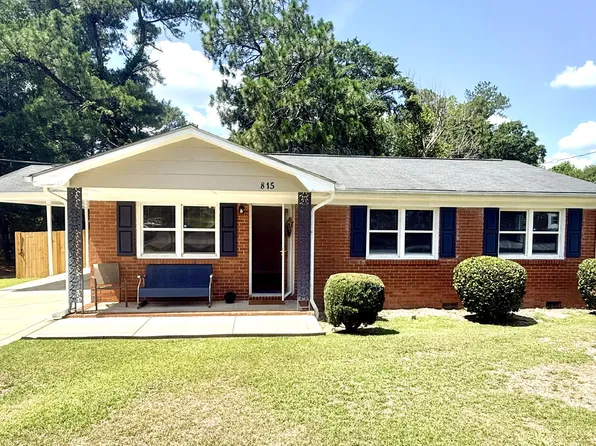 815 McNeil St, Spring Lake, NC 28390