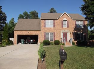 9505 Hungary Woods Dr, Glen Allen, VA 23060