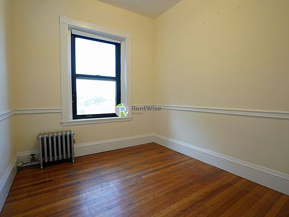 4th image of 504 Beacon St APT 36