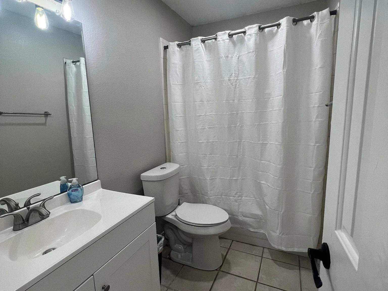 4 bed, 3.0 bath, 1672 sqft, $910 — Photo 4