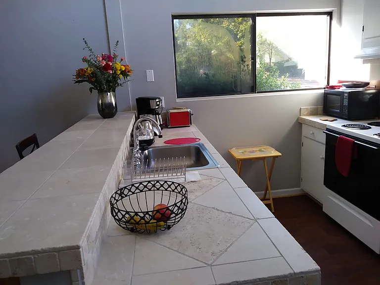 1210 Chatham Rdg — Photo 3