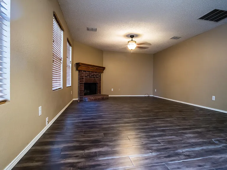 3113 Westview Dr — Photo 3