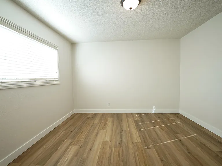 1020 W 11th St #1020 — Photo 13