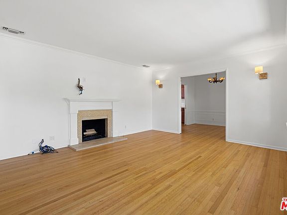 4th image of 2415 Washington Ave