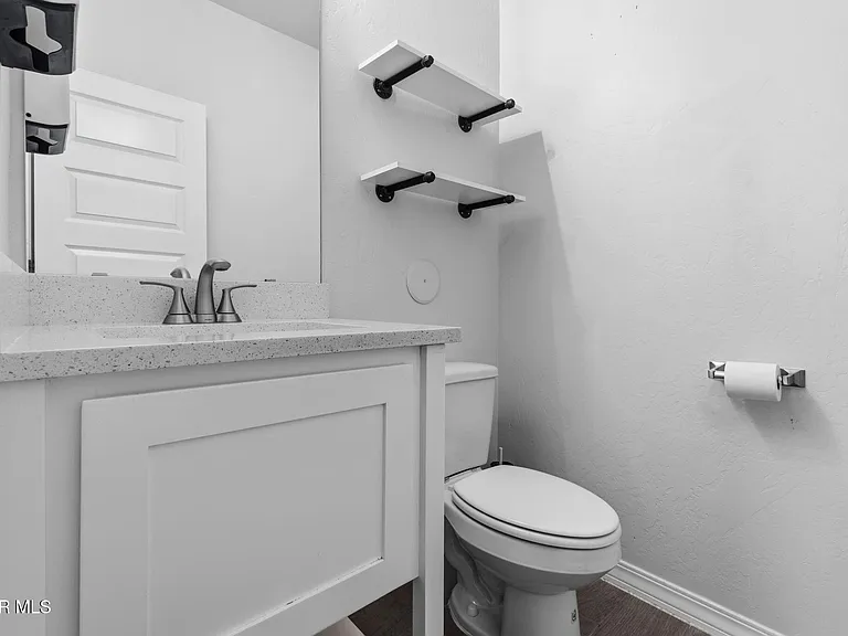 917 Airship Pl — Photo 5