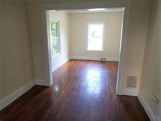 2nd image of 1816 1/2 Whitney Ave