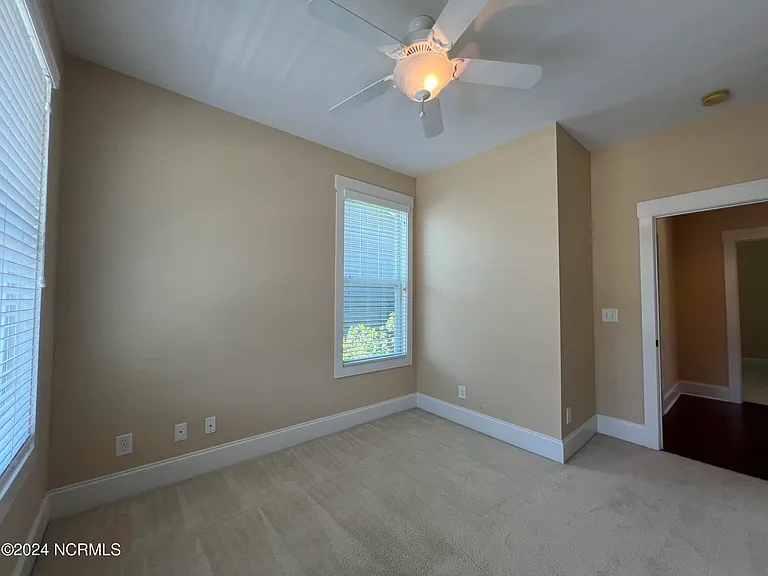 1211 Daisy Ct — Photo 27