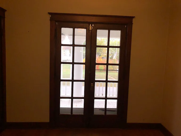 605 Forest Ave — Photo 10