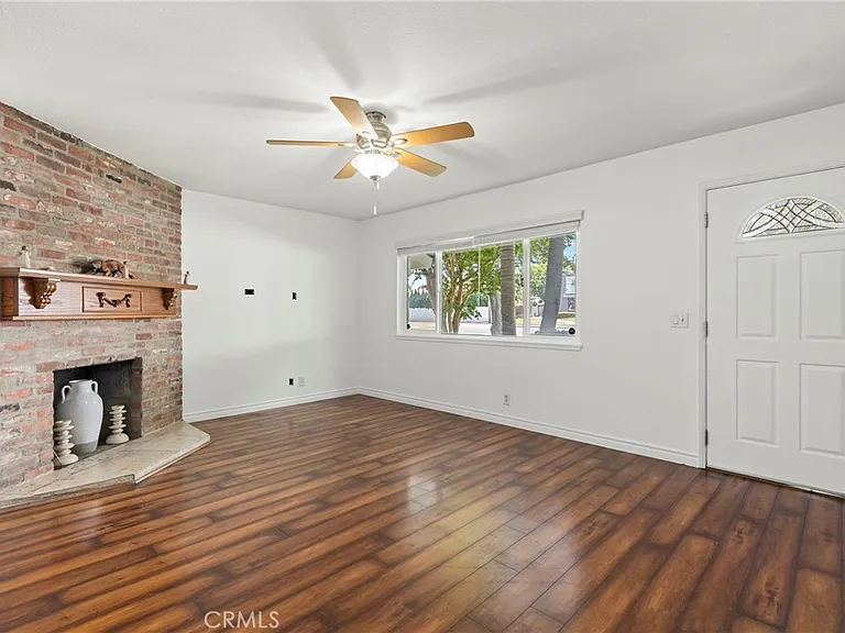 10172 Ascot Cir — Photo 3