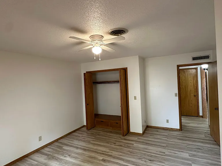 306 S Elm St #306 — Photo 6