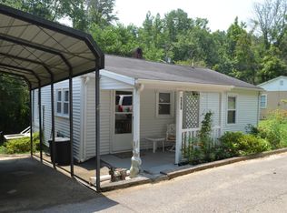 677 Hen Valley Rd, Oliver Springs, TN 37840