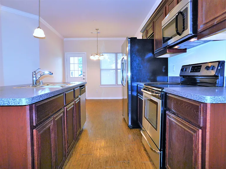 5404 Dolores Pl — Photo 6