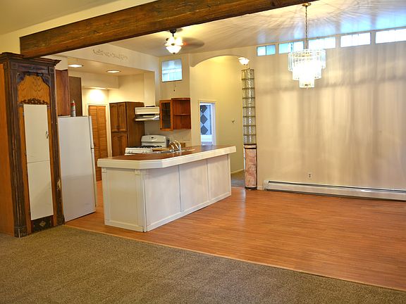 2nd image of 780 Juniper St