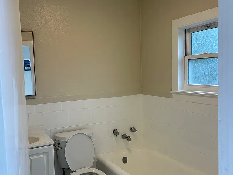 1135 Florida St — Photo 11