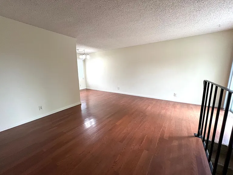 319 Josie Cir — Photo 13
