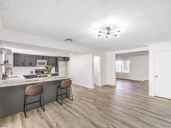 2nd image of 3469 Monte Carlo Dr