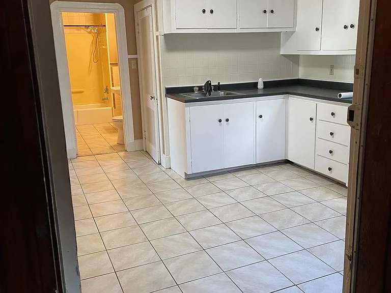 270 Washington St #2R — Photo 5