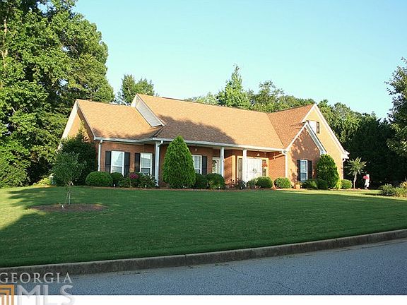 3rd image of 562 Heathmoor Dr