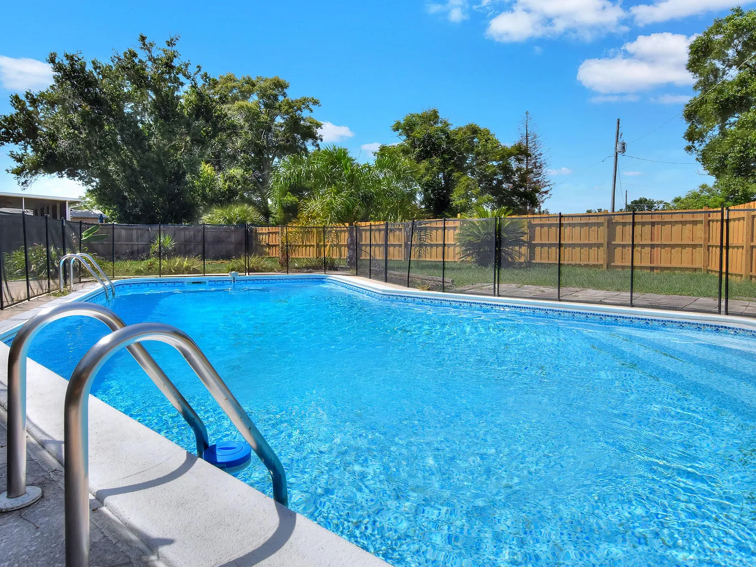 4 bed, 2.0 bath, 1448 sqft, $936 — Photo 4