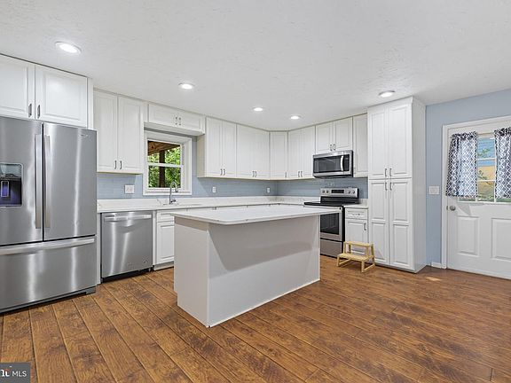 3rd image of 2180 Harpoon Dr