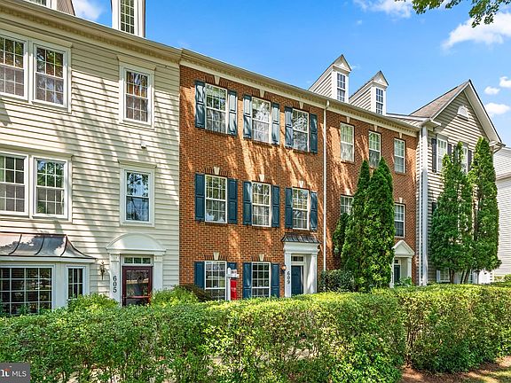 2nd image of 609 Chestnut Hill Mews