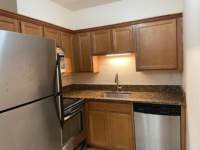 1st image of 3112 W Horatio St #35