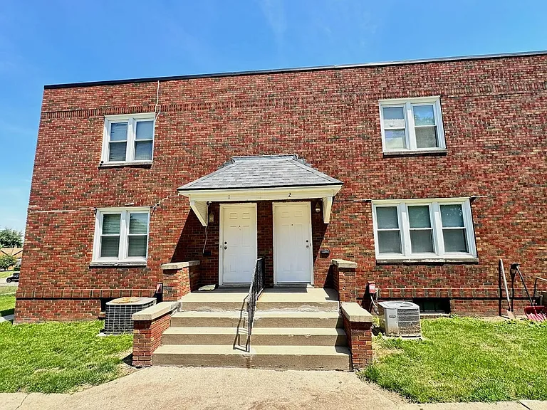 1409 Vinton St — Photo 11