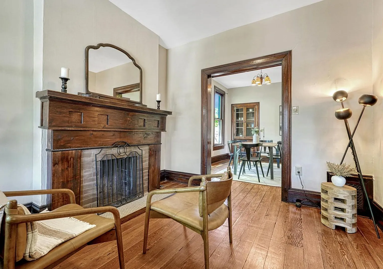 Charming 3-Bedroom Home with Heated Backyard Studio in Aurora — Photo 1