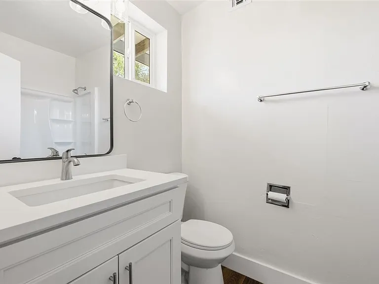 2103 N 10th Ave — Photo 17