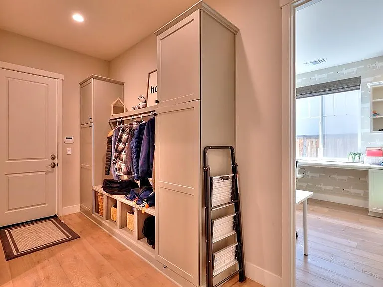 2995 Middlebury Dr — Photo 11