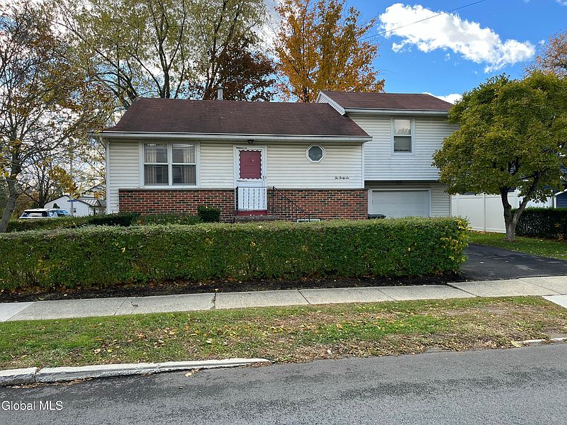 3rd image of 246 Vliet Boulevard
