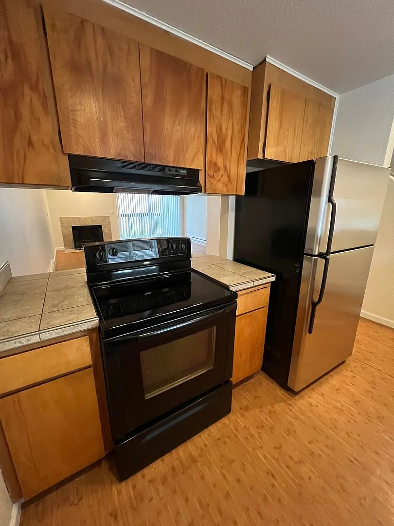 Updated 2-Bedroom Townhome Near Boeing & I-5 with Fireplace & Utilities Included — Photo 1
