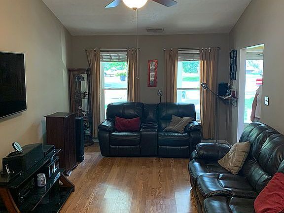 Living Room 
264 sq.ft