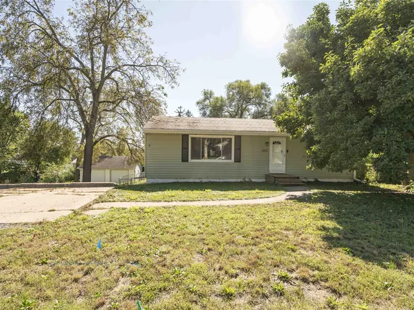 1026 McKinley Ave, Des Moines, IA 50315