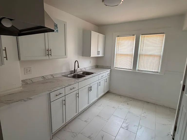 15443 Whitcomb St #1 — Photo 6
