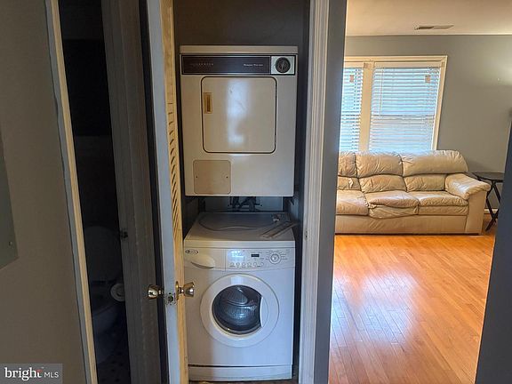 4th image of 2107 Fort Davis St SE APT 202