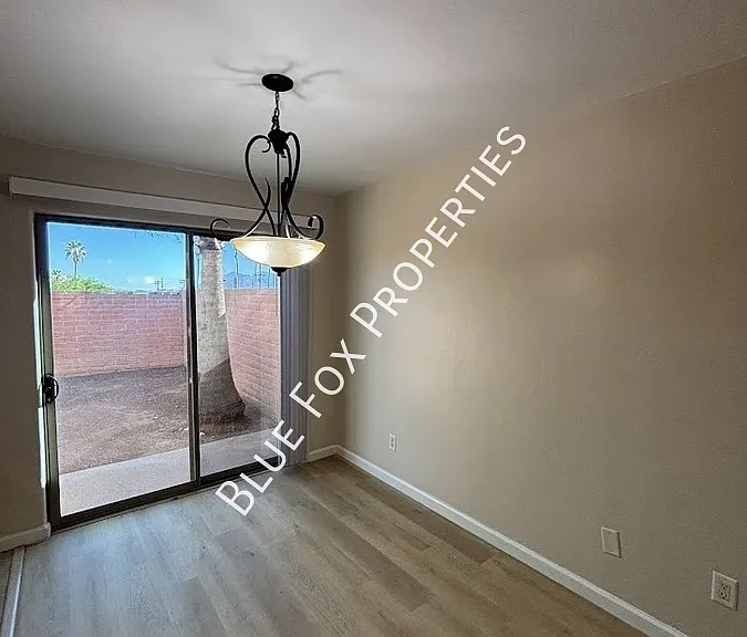 322 N Hasman Dr — Photo 12