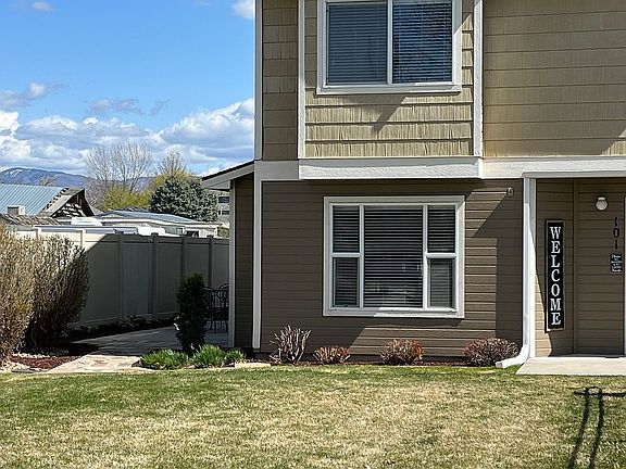 3rd image of 11050 W Garverdale Ln APT 101