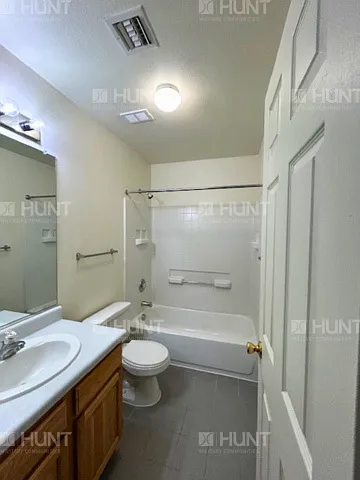 2037-3 Walnut St — Photo 5