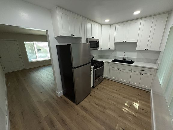 5th image of 267-269 W Elm Ave #69B