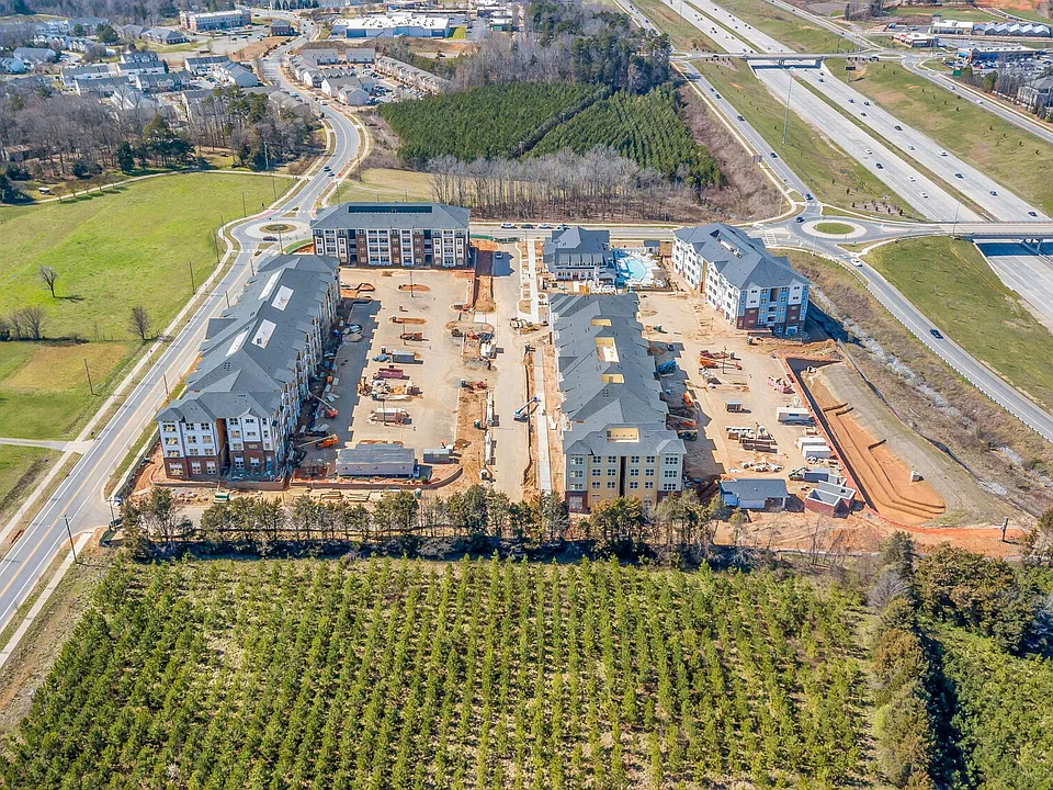 Alta Croft apartments community photo